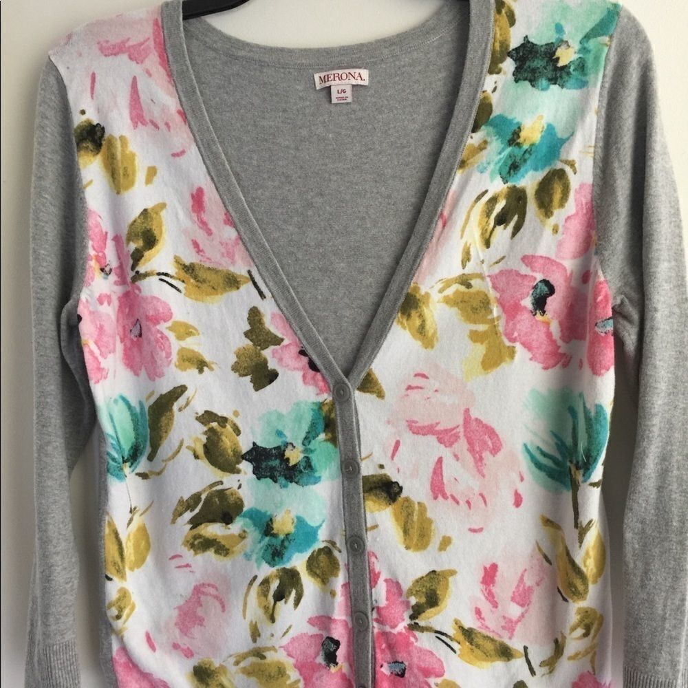 Merona V-Neck floral front sweater with 3/4 sleeves and solid gray back.